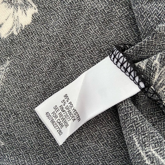 4 for $20 🖤 CANDIE’S Black/White Twist Front Top - Picture 5 of 8